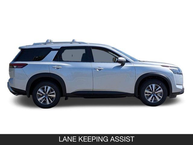 2025 Nissan Pathfinder SL
