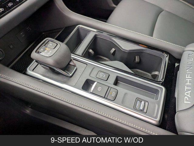 2025 Nissan Pathfinder SL