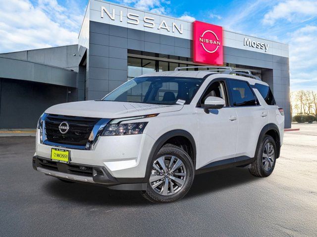 2025 Nissan Pathfinder SL