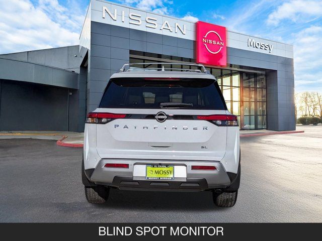 2025 Nissan Pathfinder SL