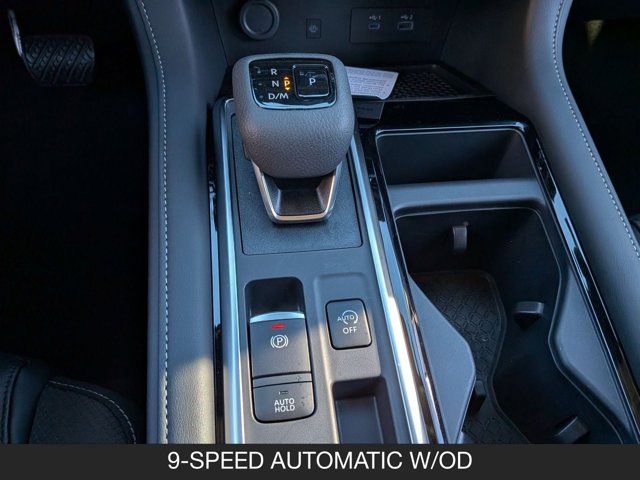 2025 Nissan Pathfinder SL