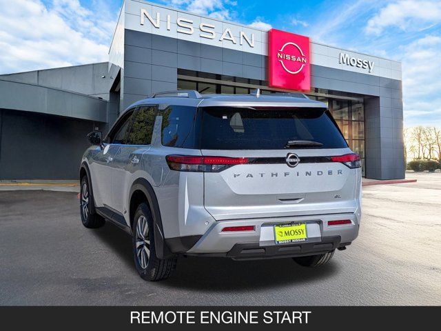 2025 Nissan Pathfinder SL