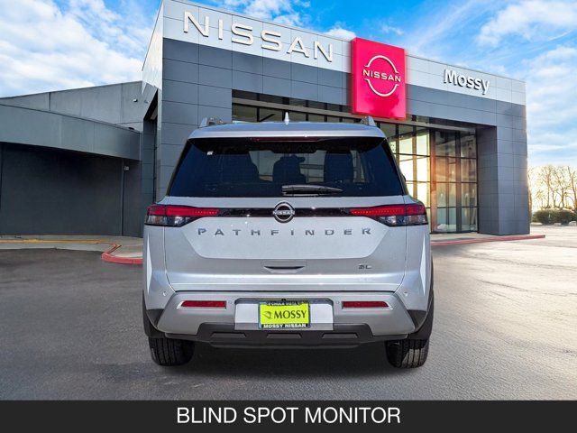 2025 Nissan Pathfinder SL