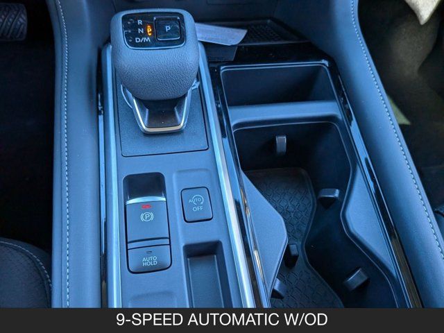 2025 Nissan Pathfinder SL