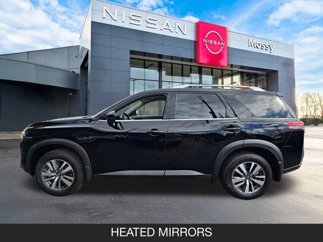 2025 Nissan Pathfinder SL