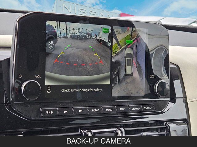 2025 Nissan Pathfinder SL