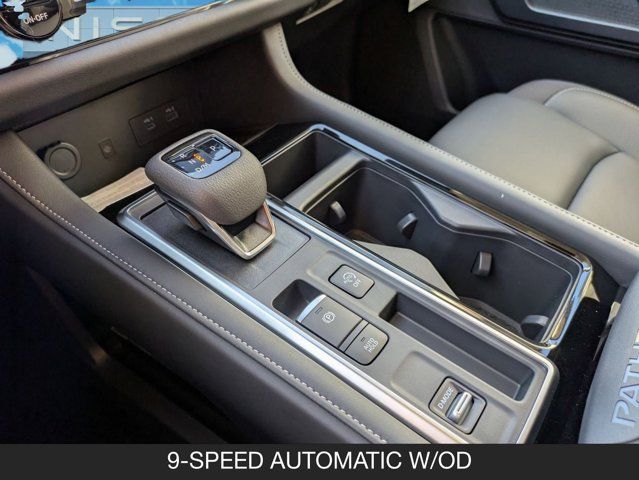 2025 Nissan Pathfinder SL 2025 Nissan Pathfinder SL