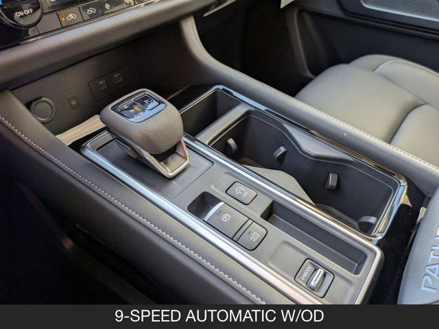 2025 Nissan Pathfinder SL 2025 Nissan Pathfinder SL