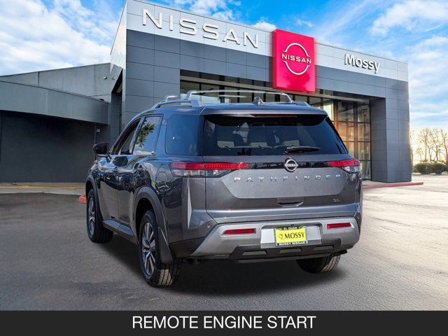 2025 Nissan Pathfinder SL