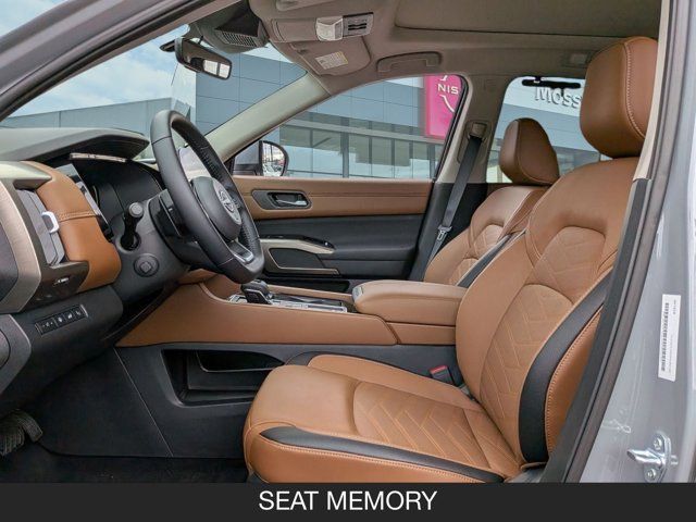 2025 Nissan Pathfinder Platinum