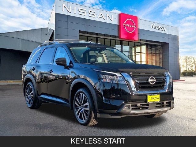 2025 Nissan Pathfinder Platinum