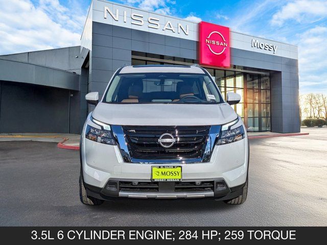 2025 Nissan Pathfinder Platinum