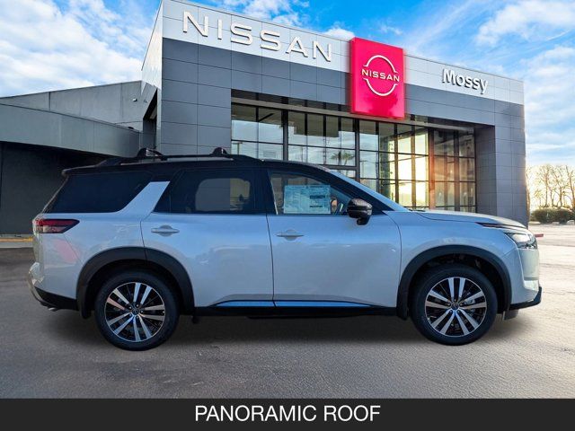 2025 Nissan Pathfinder Platinum