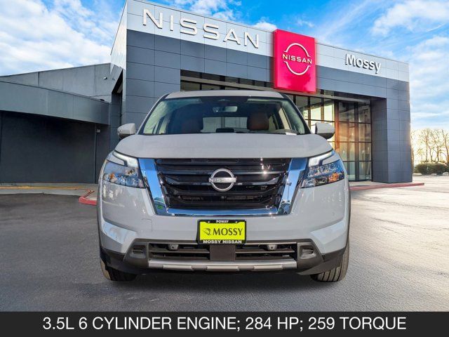 2025 Nissan Pathfinder Platinum