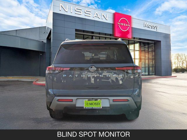 2025 Nissan Pathfinder Platinum