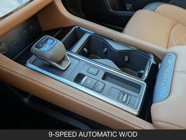 2025 Nissan Pathfinder Platinum