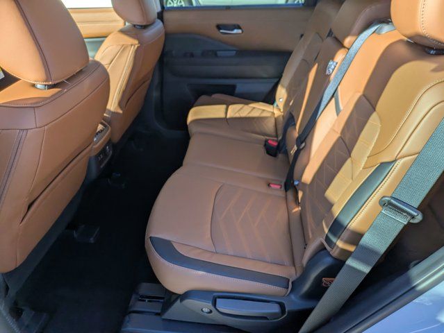 2025 Nissan Pathfinder Platinum 2025 Nissan Pathfinder Platinum