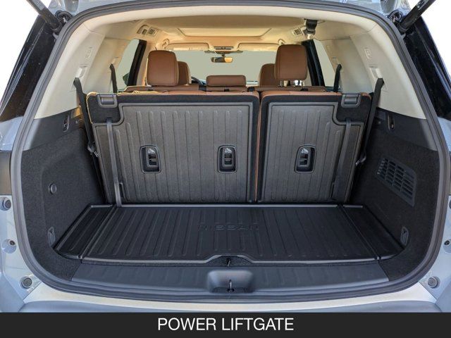 2025 Nissan Pathfinder Platinum