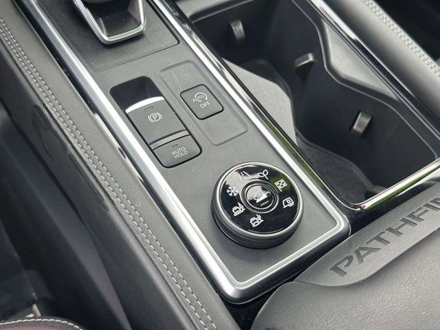 2025 Nissan Pathfinder Platinum 2025 Nissan Pathfinder Platinum