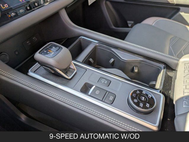 2025 Nissan Pathfinder Platinum