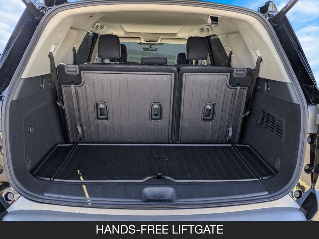 2025 Nissan Pathfinder Platinum