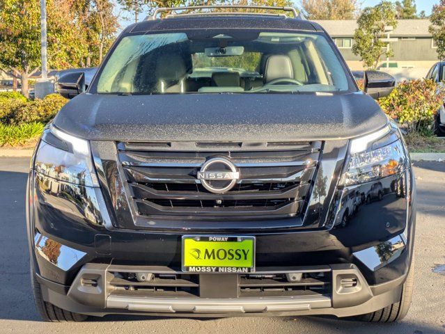 2025 Nissan Pathfinder Platinum 2025 Nissan Pathfinder Platinum