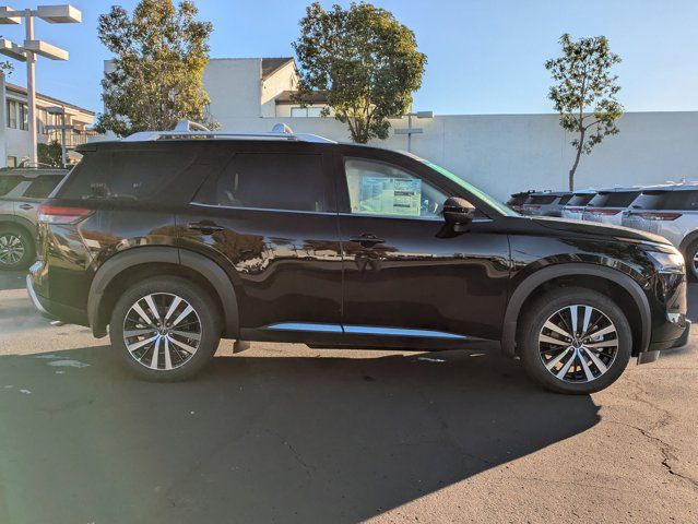 2025 Nissan Pathfinder Platinum 2025 Nissan Pathfinder Platinum