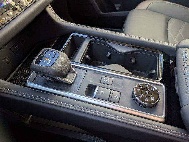 2025 Nissan Pathfinder Platinum 2025 Nissan Pathfinder Platinum