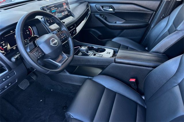 2025 Nissan Rogue SL