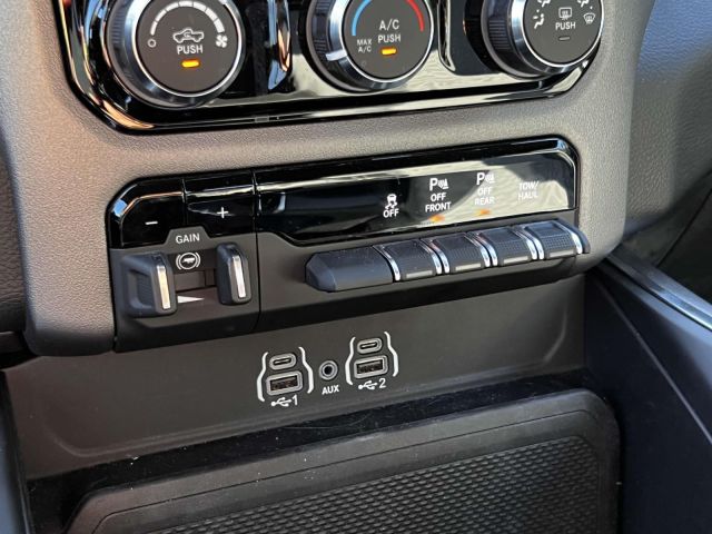 2025 Ram 1500 Big Horn 4x4 Quad Cab 64 Box