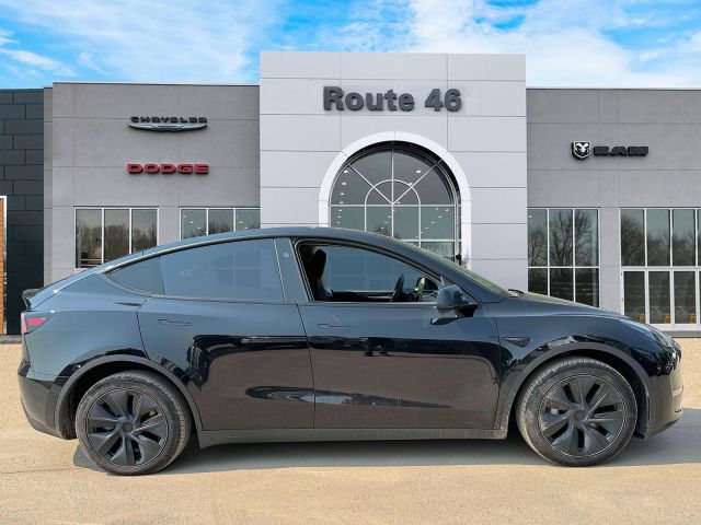 2025 Tesla Model Y Long Range AWD *Ltd Avail*