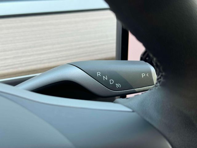2025 Tesla Model Y Long Range AWD *Ltd Avail*