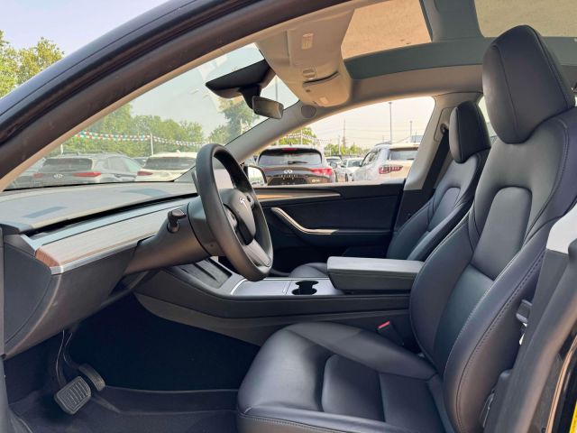 2025 Tesla Model Y Long Range AWD *Ltd Avail*