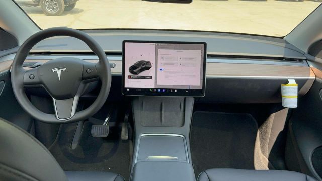 2025 Tesla Model Y Long Range AWD *Ltd Avail*