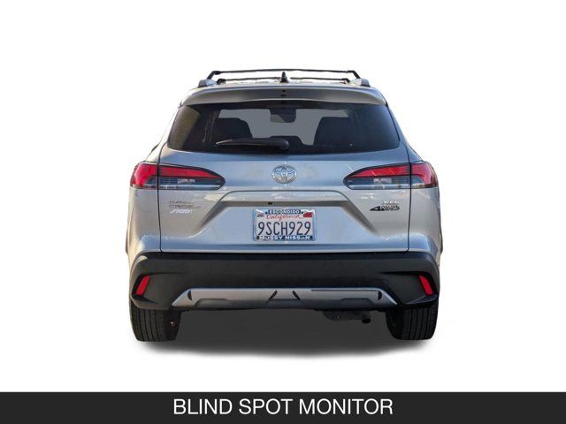 2025 Toyota Corolla Cross XLE