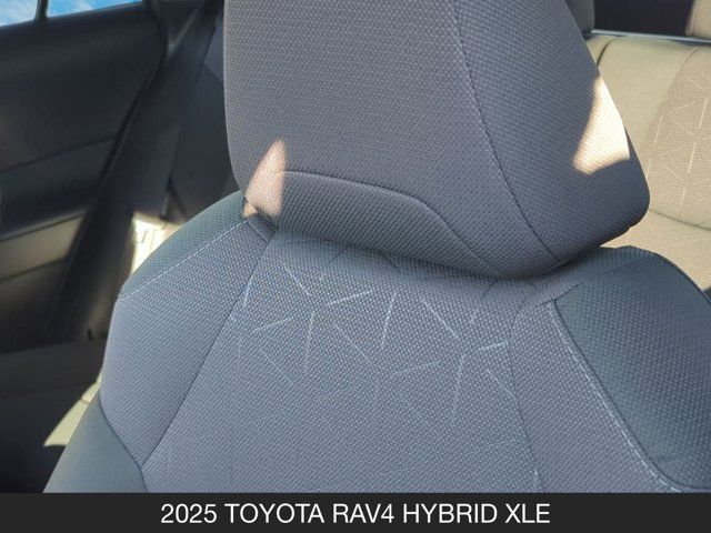 2025 Toyota Rav4 Hybrid XLE