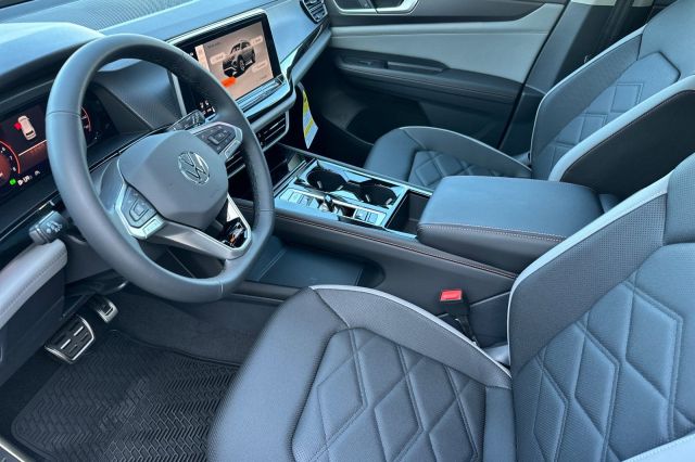 2025 Volkswagen Atlas 2.0T Peak Edition 2025 Volkswagen Atlas 2.0T Peak Edition