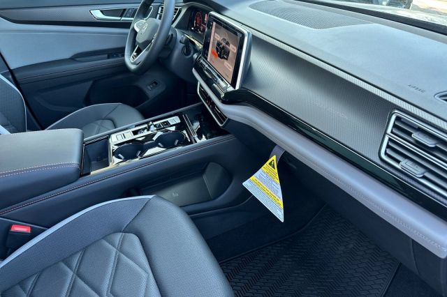 2025 Volkswagen Atlas 2.0T Peak Edition 2025 Volkswagen Atlas 2.0T Peak Edition