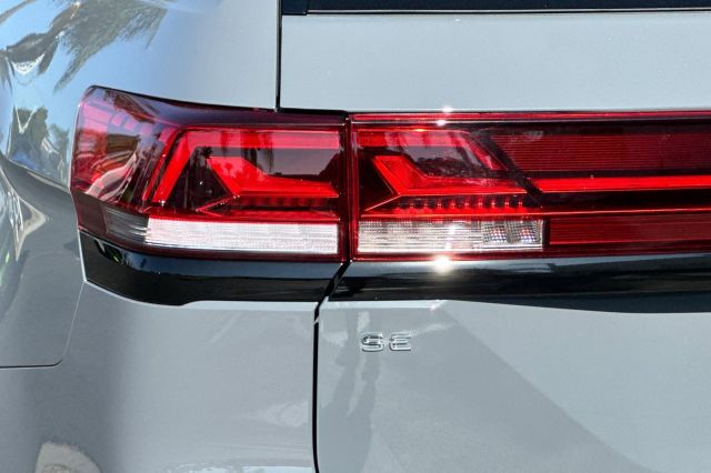 2025 Volkswagen Atlas 2.0T Peak Edition 2025 Volkswagen Atlas 2.0T Peak Edition