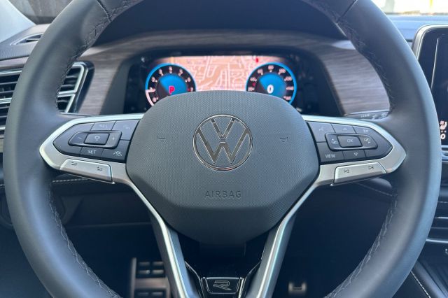 2025 Volkswagen Atlas 2.0T SEL Premium R-Line 2025 Volkswagen Atlas 2.0T SEL Premium R-Line