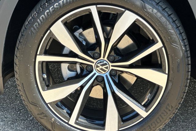 2025 Volkswagen Atlas 2.0T SEL Premium R-Line 2025 Volkswagen Atlas 2.0T SEL Premium R-Line