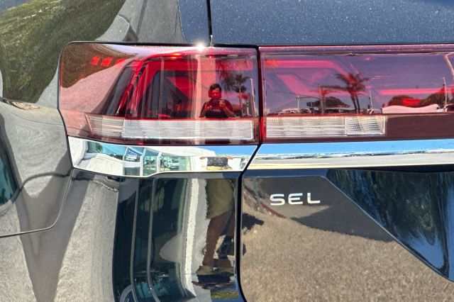 2025 Volkswagen Atlas 2.0T SEL Premium R-Line 2025 Volkswagen Atlas 2.0T SEL Premium R-Line