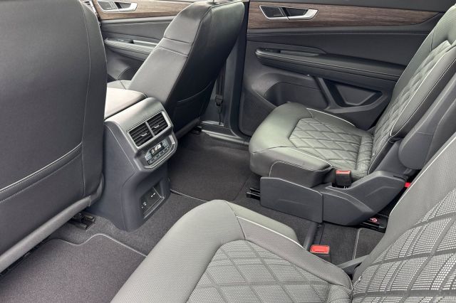 2025 Volkswagen Atlas 2.0T SEL Premium R-Line 2025 Volkswagen Atlas 2.0T SEL Premium R-Line