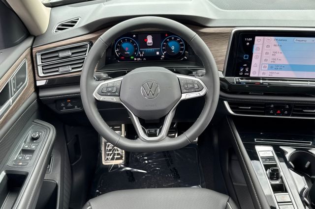 2025 Volkswagen Atlas 2.0T SEL Premium R-Line 2025 Volkswagen Atlas 2.0T SEL Premium R-Line