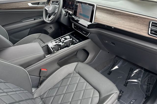 2025 Volkswagen Atlas 2.0T SEL Premium R-Line 2025 Volkswagen Atlas 2.0T SEL Premium R-Line