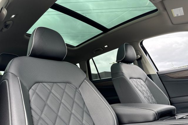 2025 Volkswagen Atlas 2.0T SEL Premium R-Line 2025 Volkswagen Atlas 2.0T SEL Premium R-Line