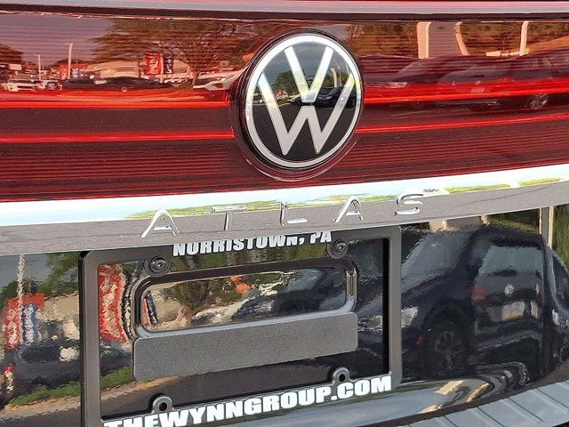 2025 Volkswagen Atlas 2.0T SE w/Technology