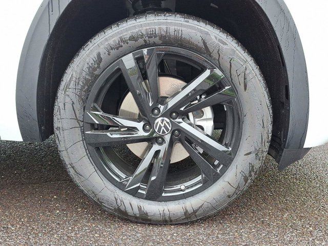 2025 Volkswagen Atlas Cross Sport 2.0T SEL R-Line Black