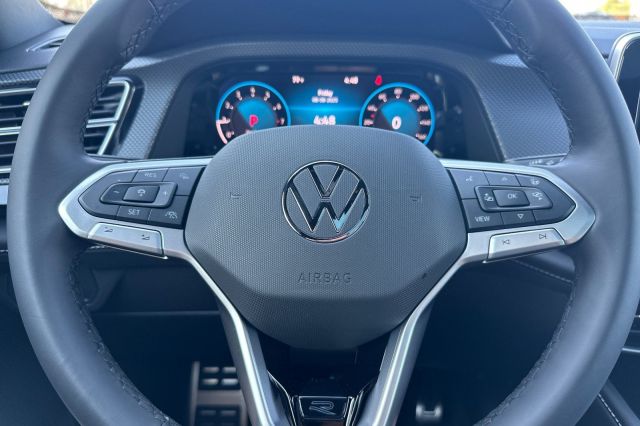 2025 Volkswagen Atlas Cross Sport 2.0T SEL Premium R-Line 2025 Volkswagen Atlas Cross Sport 2.0T SEL Premium R-Line