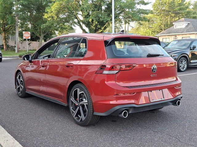 2025 Volkswagen Golf GTI SE